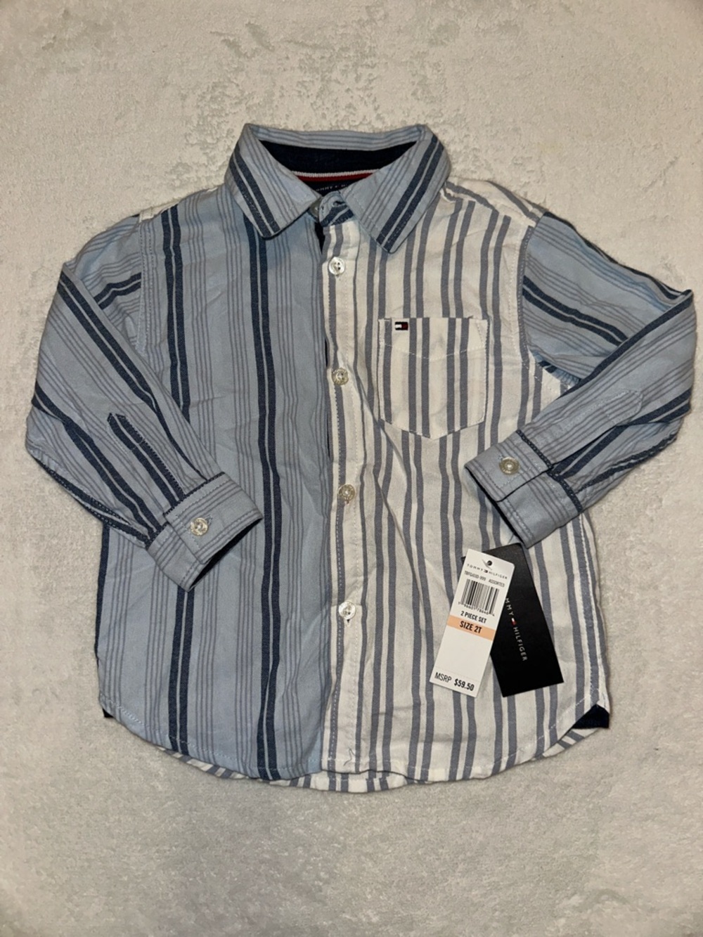 🆕 Tommy Hilfiger Outfit- Boy (2T) - Picture 2 of 3